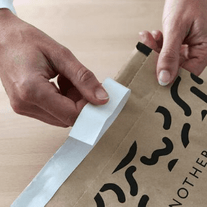 Paper Mailer Bag in use